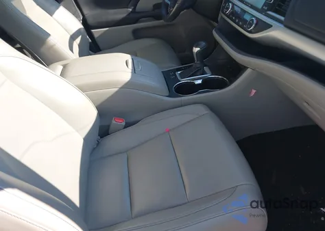 2018 Toyota Highlander Xle from USA, damaged, VIN 5TDKZRFH0JS263362